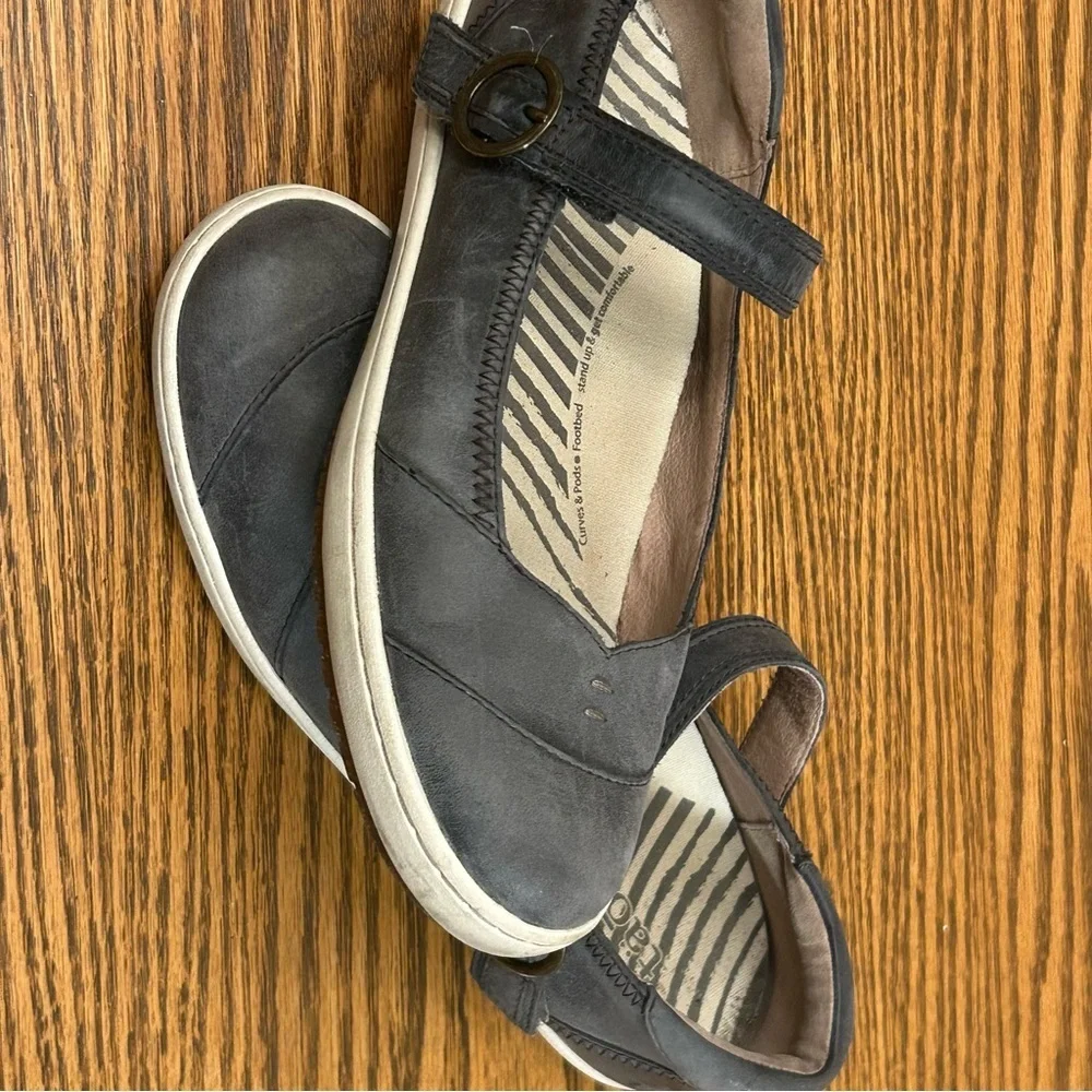 Taos Women's Charcoal Leather Mary Jane’s Adjustable Velcro Strap Buckle Sz 8.5 - Picture 5 of 9